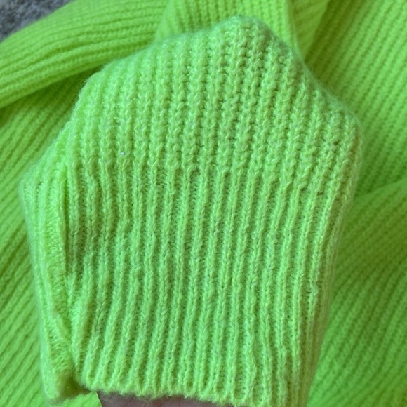 Neon green chunky knit sweater waffle neck size M - Picture 7 of 12